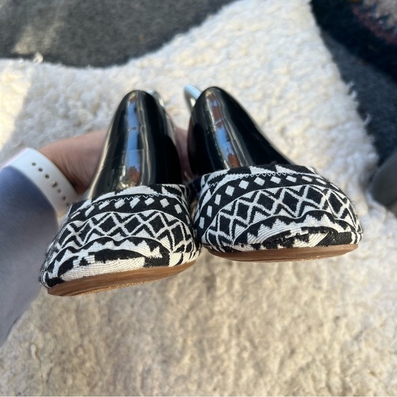 Lucky Brand 'Echo2' Canvas Geometric Design Black White Slip On Ballet Flats - Picture 6 of 9
